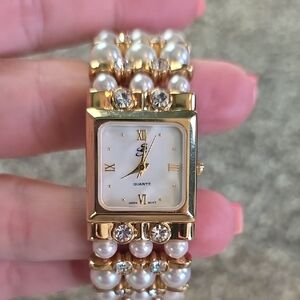 Suzanne Somers Gold and Pearl Watch